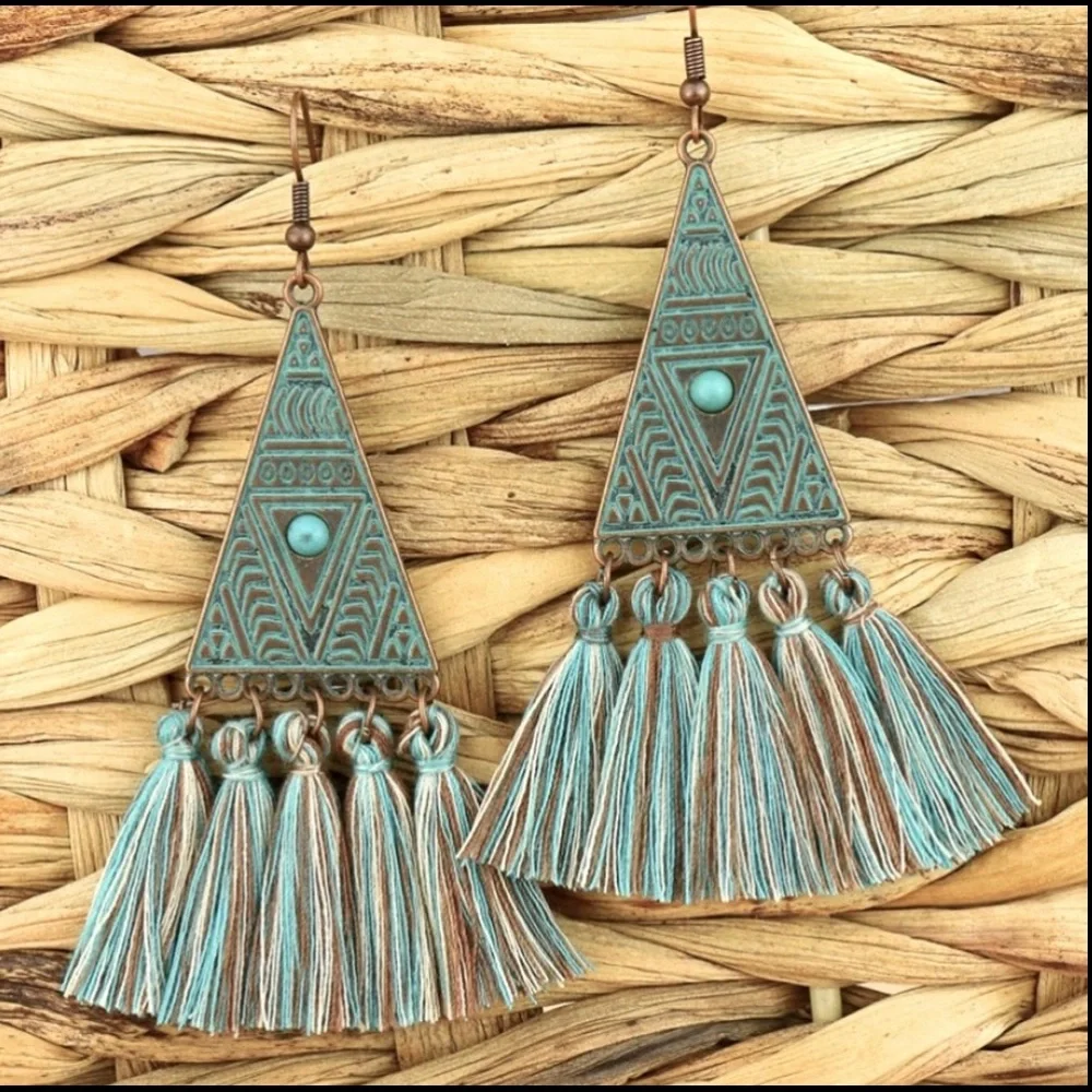 ๐HP๐ ๐ฆ 3/$24 Turquoise fringe boho triangle metal Aztec earrings - Picture 3 of 4